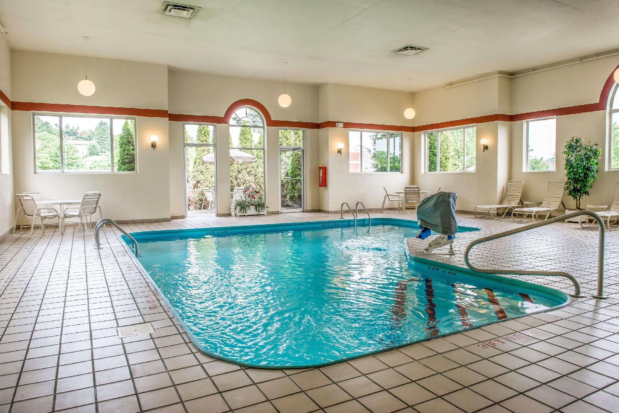 Wingate By Wyndham Pittsburgh New Stanton Hotel Kültér fotó